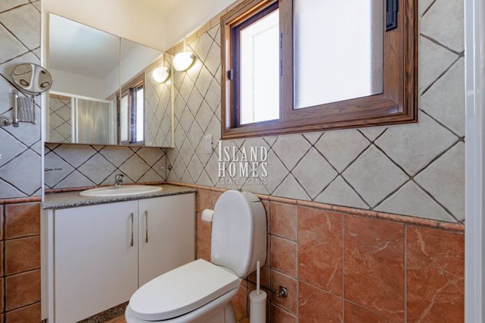 Image No.39-3 Bed Villa / Detached for sale