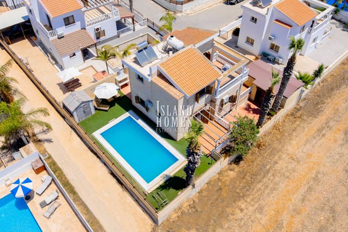 Image No.48-3 Bed Villa / Detached for sale