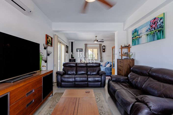 Image No.11-4 Bed Villa / Detached for sale