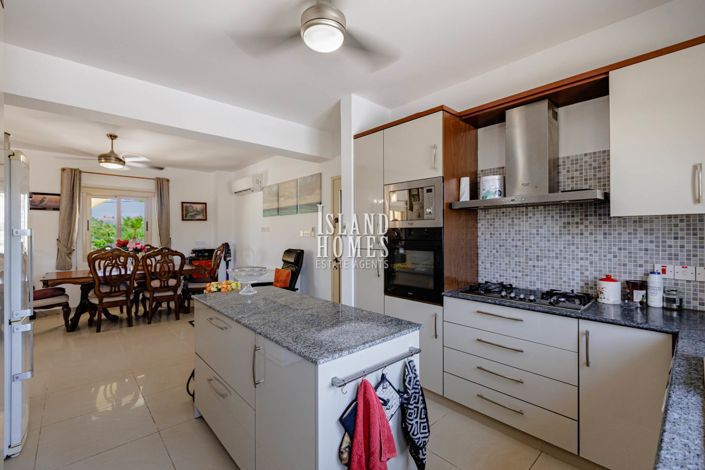 Image No.12-4 Bed Villa / Detached for sale