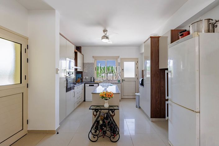 Image No.15-4 Bed Villa / Detached for sale