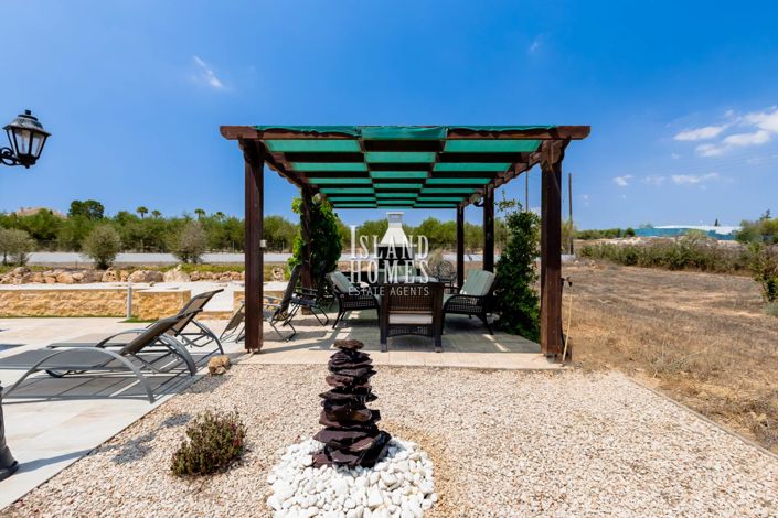 Image No.18-4 Bed Villa / Detached for sale