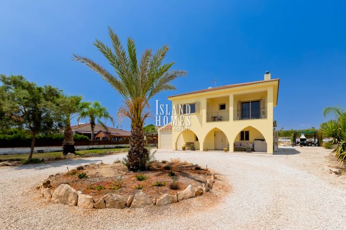 Image No.8-4 Bed Villa / Detached for sale