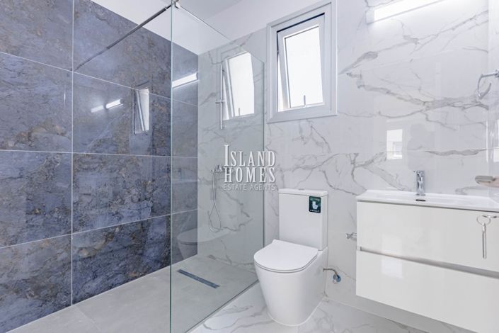 Image No.16-3 Bed Villa / Detached for sale