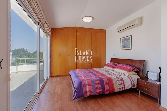 Image No.19-4 Bed Villa / Detached for sale