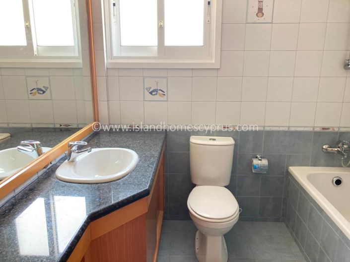 Image No.29-4 Bed Villa / Detached for sale