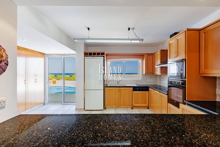 Image No.6-4 Bed Villa / Detached for sale