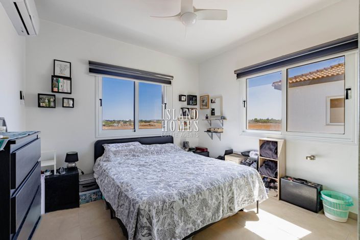 Image No.15-2 Bed Villa for sale