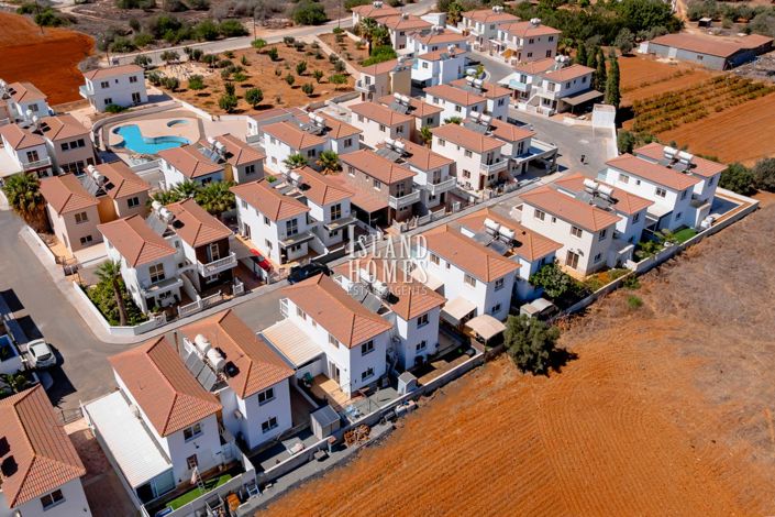 Image No.7-2 Bed Villa for sale