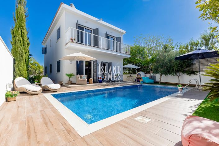 Image No.2-3 Bed Villa for sale