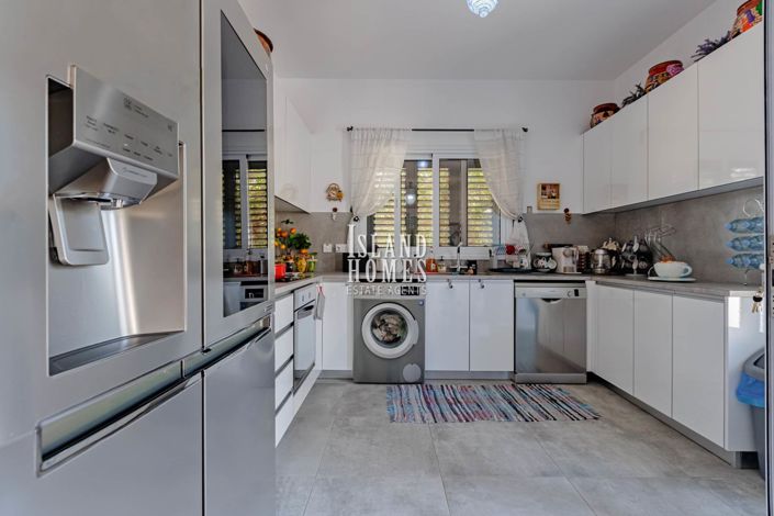 Image No.18-3 Bed Villa for sale