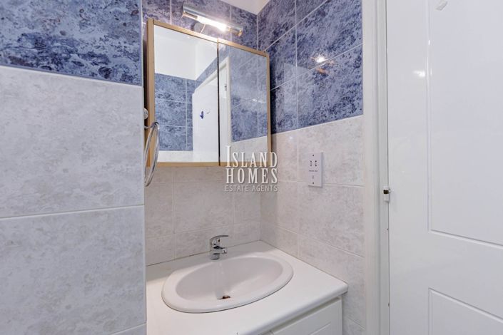 Image No.21-2 Bed Townhouse for sale