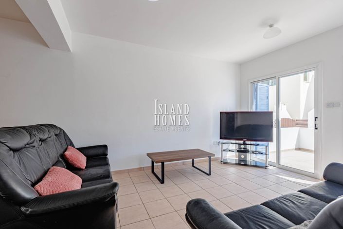 Image No.9-2 Bed Townhouse for sale