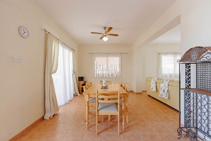 Image No.12-3 Bed Villa for sale