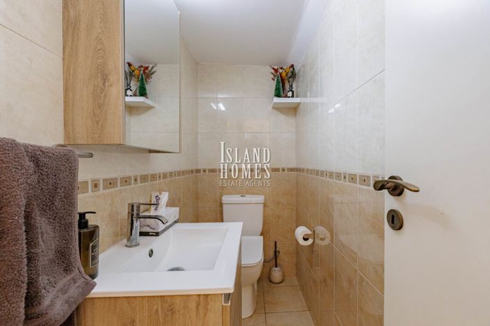 Image No.17-3 Bed Semi-Detached for sale