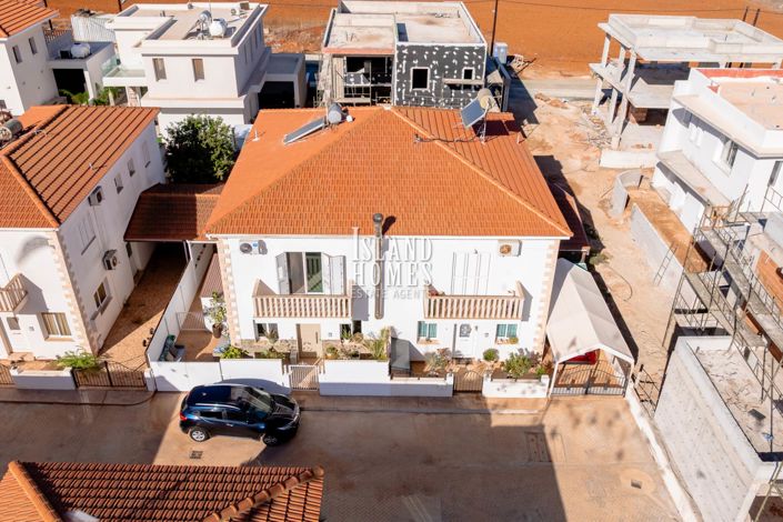 Image No.33-3 Bed Semi-Detached for sale