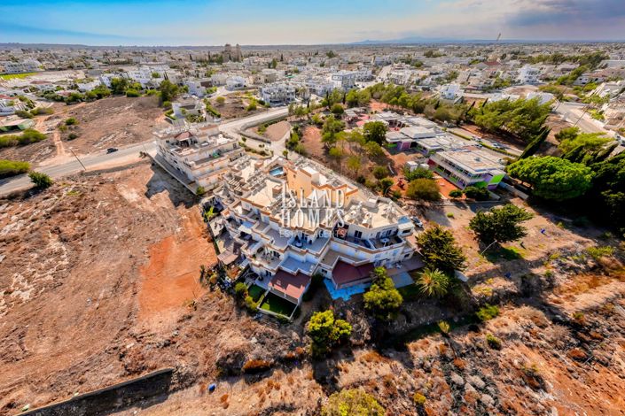 Image No.24-2 Bed Apartment for sale