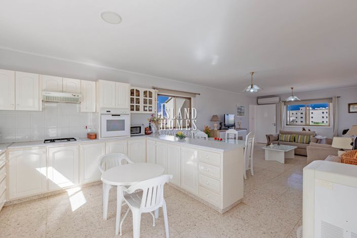 Image No.11-5 Bed House for sale