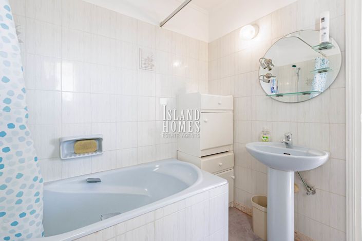 Image No.29-5 Bed House for sale