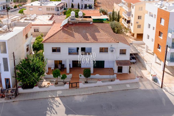 Image No.30-5 Bed House for sale