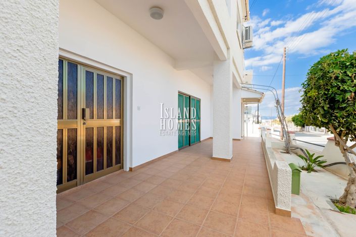 Image No.4-5 Bed House for sale