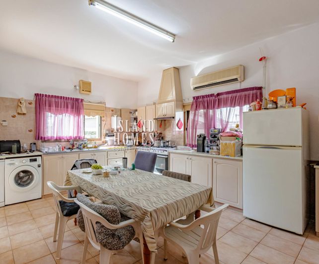 Image No.31-5 Bed House for sale