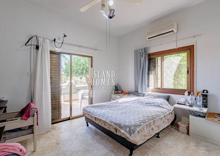 Image No.38-5 Bed House for sale