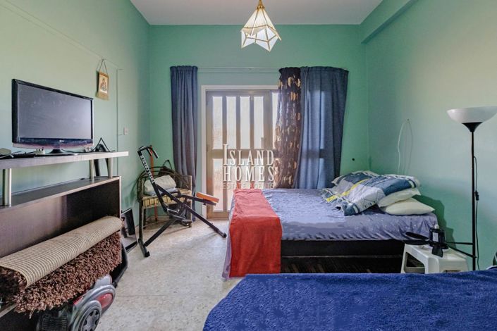 Image No.40-5 Bed House for sale