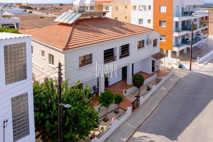 Image No.42-5 Bed House for sale