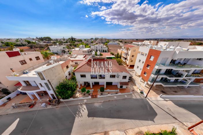 Image No.44-5 Bed House for sale