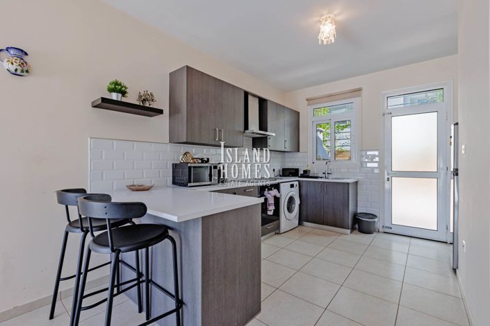 Image No.11-2 Bed Townhouse for sale