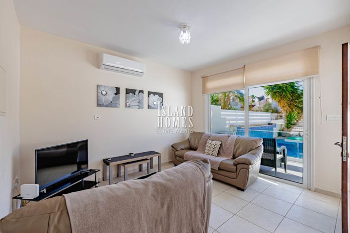 Image No.13-2 Bed Townhouse for sale