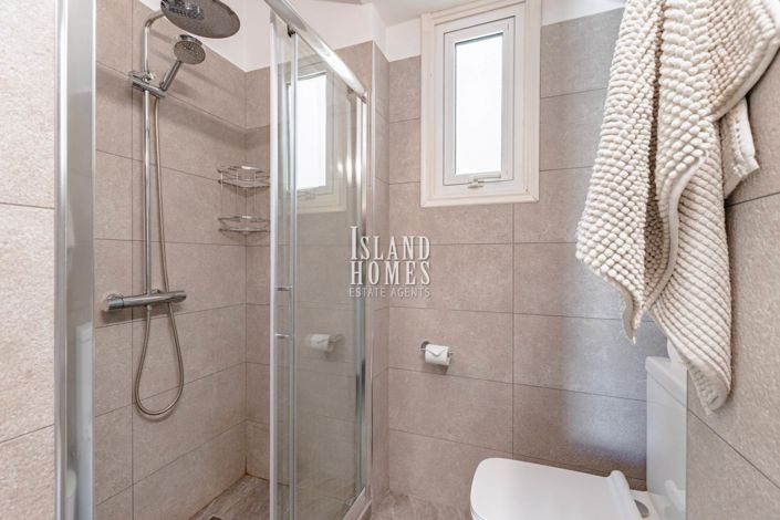 Image No.17-2 Bed Townhouse for sale