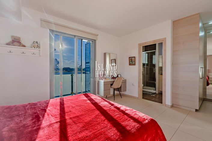 Image No.15-3 Bed Apartment for sale