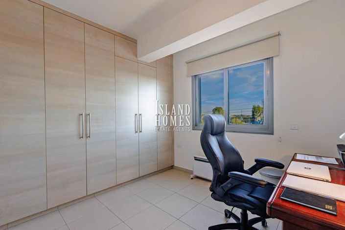 Image No.23-3 Bed Apartment for sale