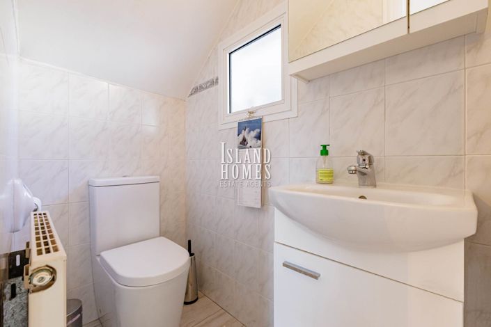 Image No.19-3 Bed Villa / Detached for sale