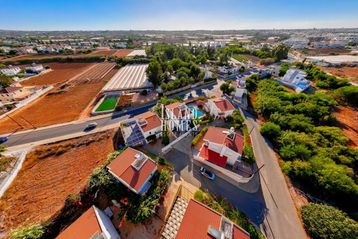 Image No.33-3 Bed Villa / Detached for sale