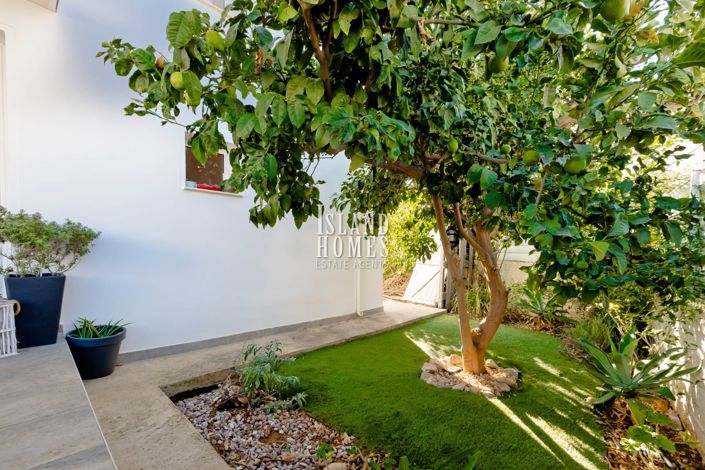 Image No.8-3 Bed Villa / Detached for sale