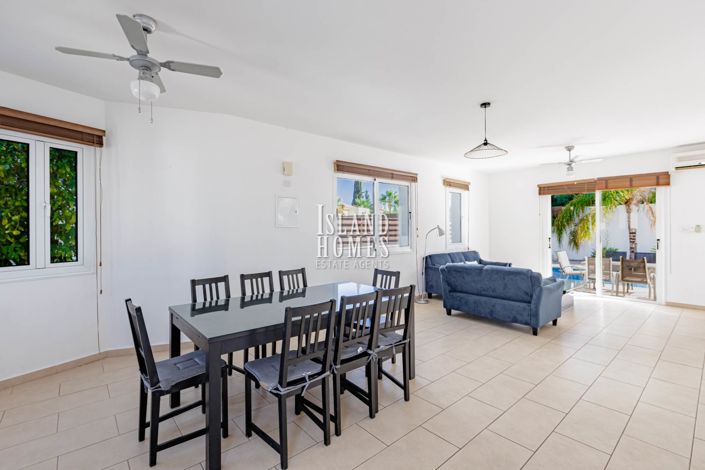 Image No.12-3 Bed Villa for sale