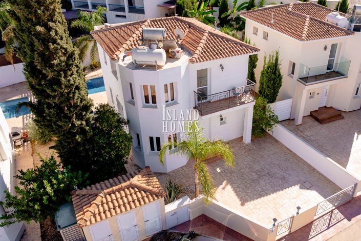 Image No.17-3 Bed Villa for sale