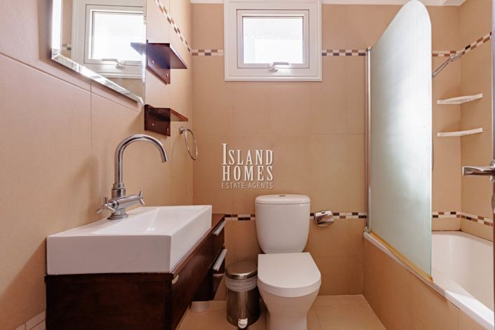 Image No.29-3 Bed Villa for sale