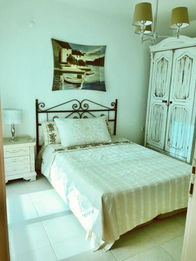 Image No.24-6 Bed House for sale