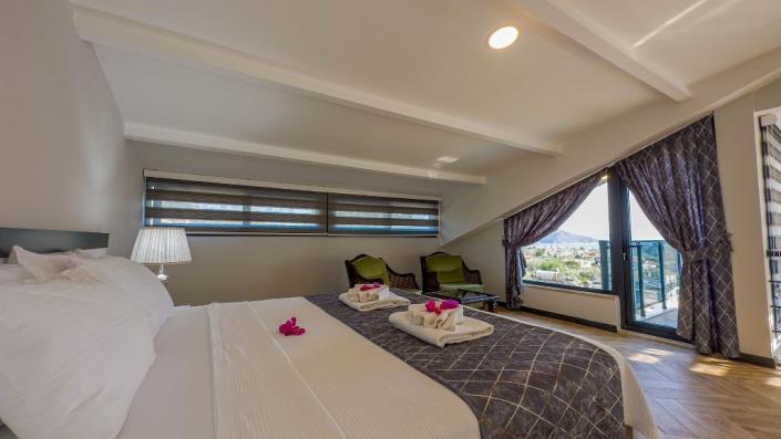 Image No.11-4 Bed Villa / Detached for sale