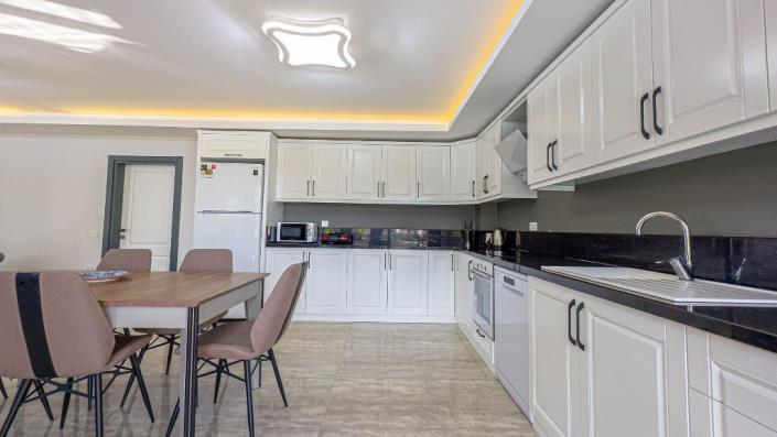 Image No.14-4 Bed Villa / Detached for sale