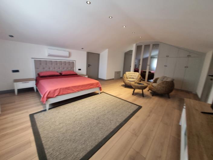 Image No.30-4 Bed Villa / Detached for sale