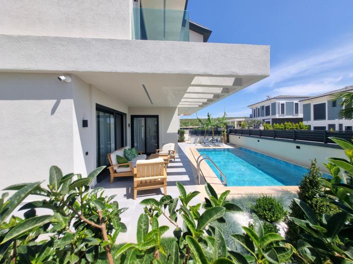 Image No.5-4 Bed Villa / Detached for sale