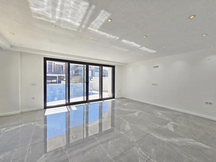 Image No.13-5 Bed Semi-Detached for sale