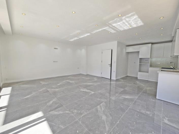 Image No.17-5 Bed Semi-Detached for sale