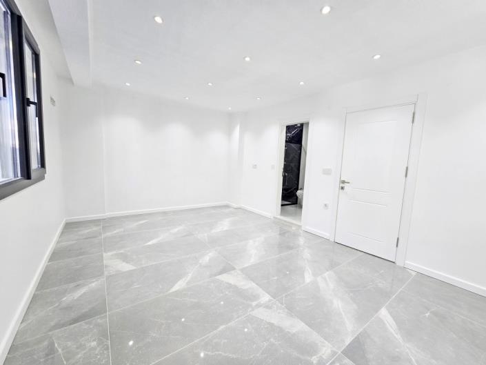 Image No.29-5 Bed Semi-Detached for sale