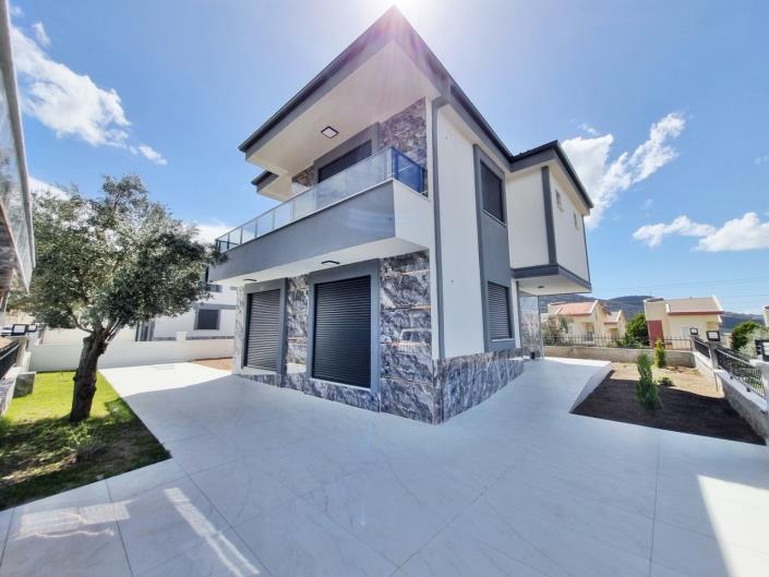 Image No.5-4 Bed Villa / Detached for sale